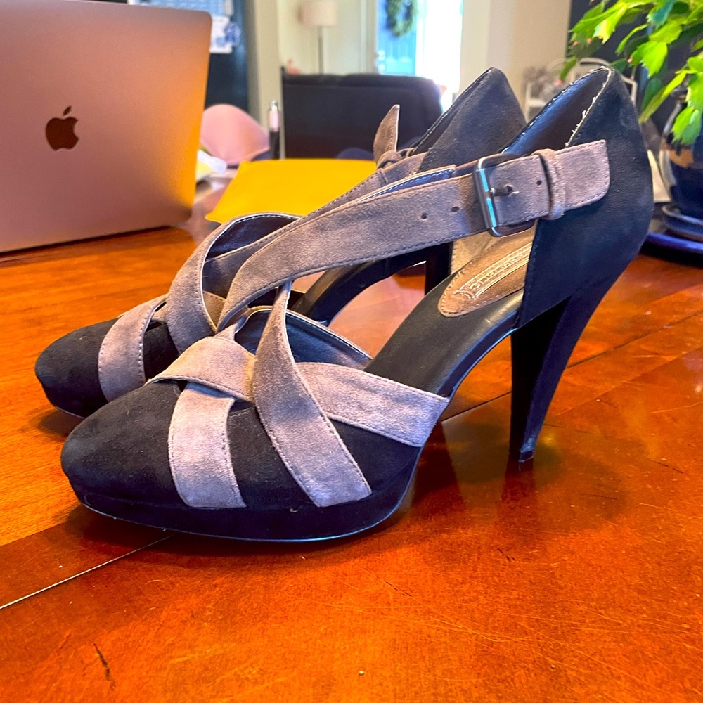 Banana republic- Gray and black suede strapped heels- size 8